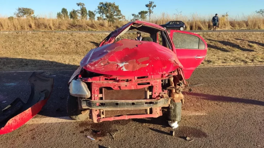 Carro com sete ocupantes capota em Goiás; acidente mata uma pessoa e deixa três feridas 1 IMG 20230724 WA0020.jpg