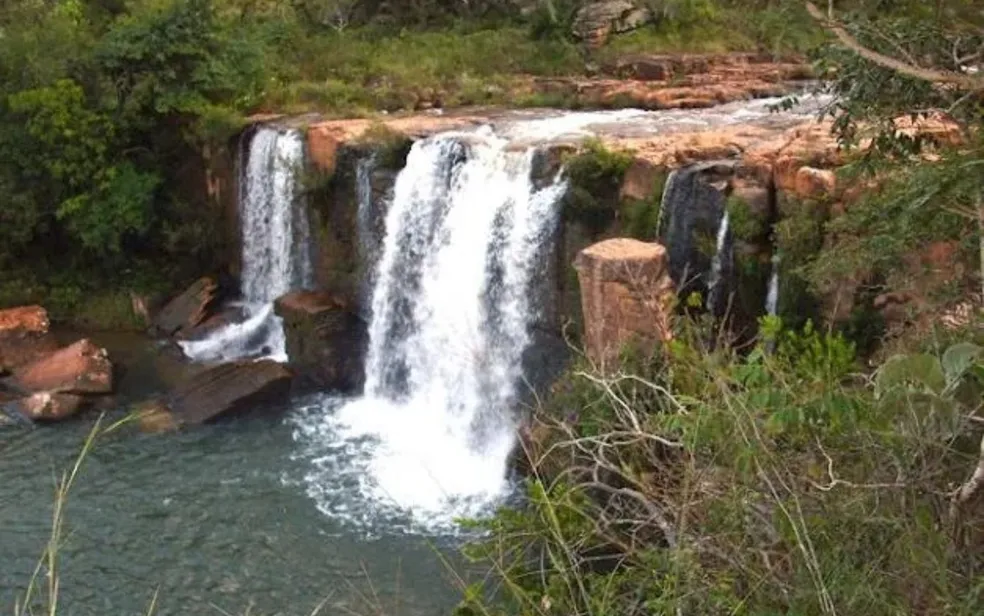 Jovem morre afogado após pular para nadar em cachoeira de Goiás, diz PC 1 foto 2 cachoeira