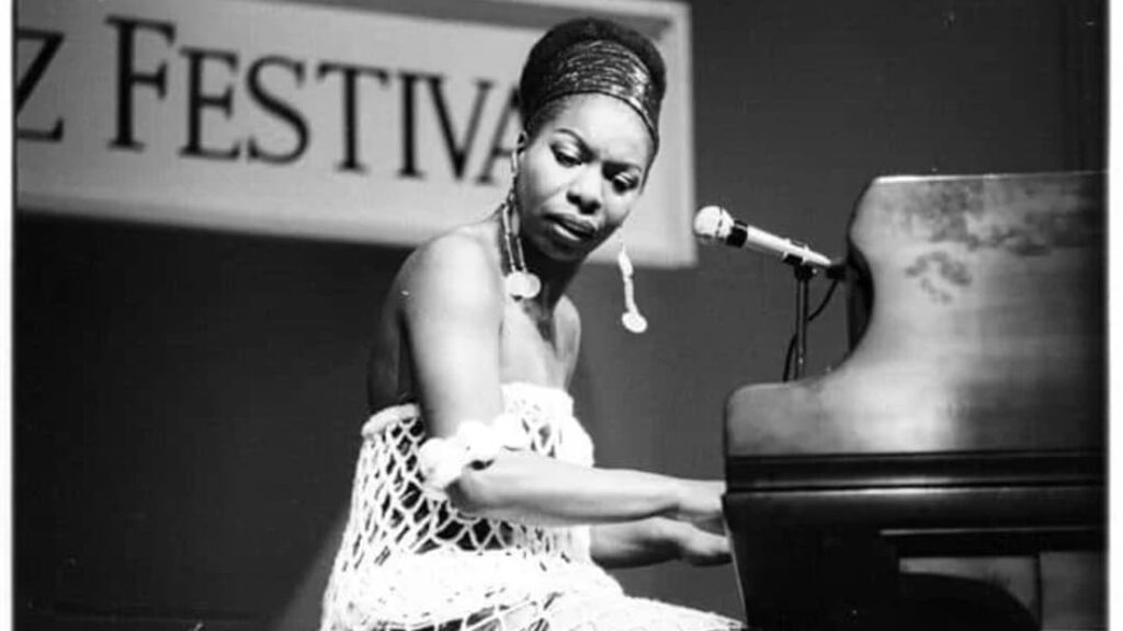 Há 92 anos nascia Nina Simone, voz marcante do Jazz 7 GettyImages 74314641 e1644838943267 1
