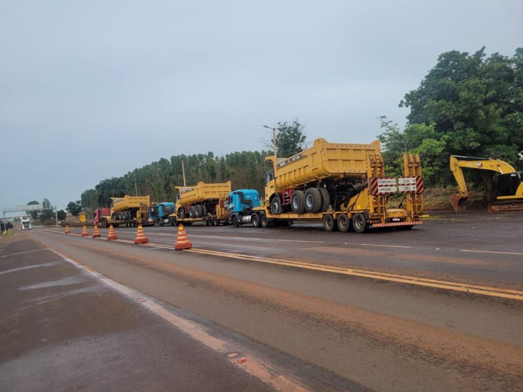 PRF Apreende Comboio de Carretas Com Cargas Excedentes e Documentação Irregular em Goiás; Vídeo 5 Fonte/PRF