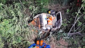Acidente na Serra da Mitolândia: Bombeiros de Mineiros Resgatam Vítimas de Tombamento de Veículo 1 WhatsApp Image 2025 02 20 at 10.18.34 1