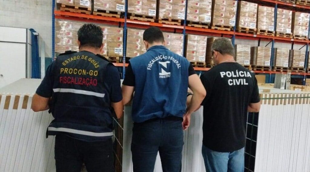 Procon apreende mais de 5 mil placas solares suspensas pelo Inmetro 10 WhatsApp Image 2025 02 25 at 08.06.39 1200x600 c default 1