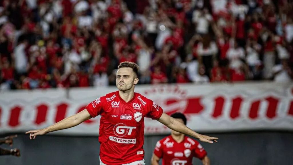 Faz o Pix, CBF: Vila Nova goleia no Serra Dourada e avança na Copa do Brasil. Com o resultado, o tigrão faturou R$ 2,3 milhões 5 08c5b34b f35c 4ec3 a449 7c4956d2b14f 1024x683.jpeg