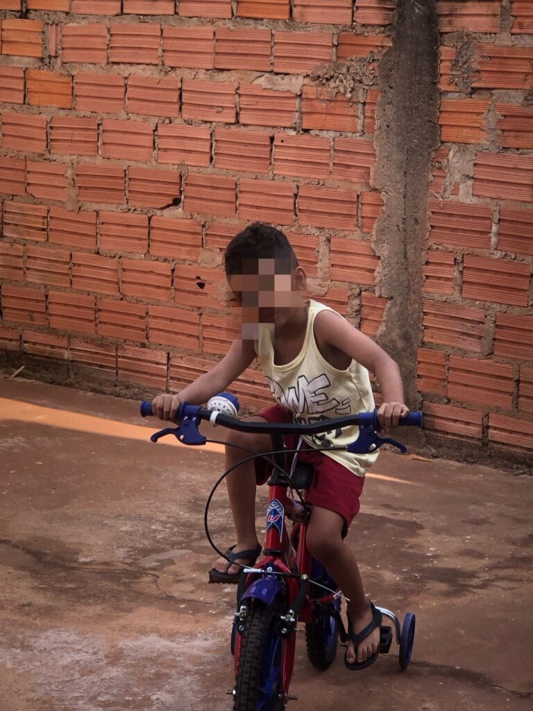 Criança de 4 Anos Desaparece e é Encontrada com Vida em Jataí 1 Foto da criança \ Reprodução CBMGO