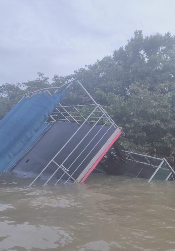 Barco Naufragra em Catamarã em Itumbiara e Bombeiros Resgatam Vítimas 12 WhatsApp Image 2025 03 04 at 16.53.57 1