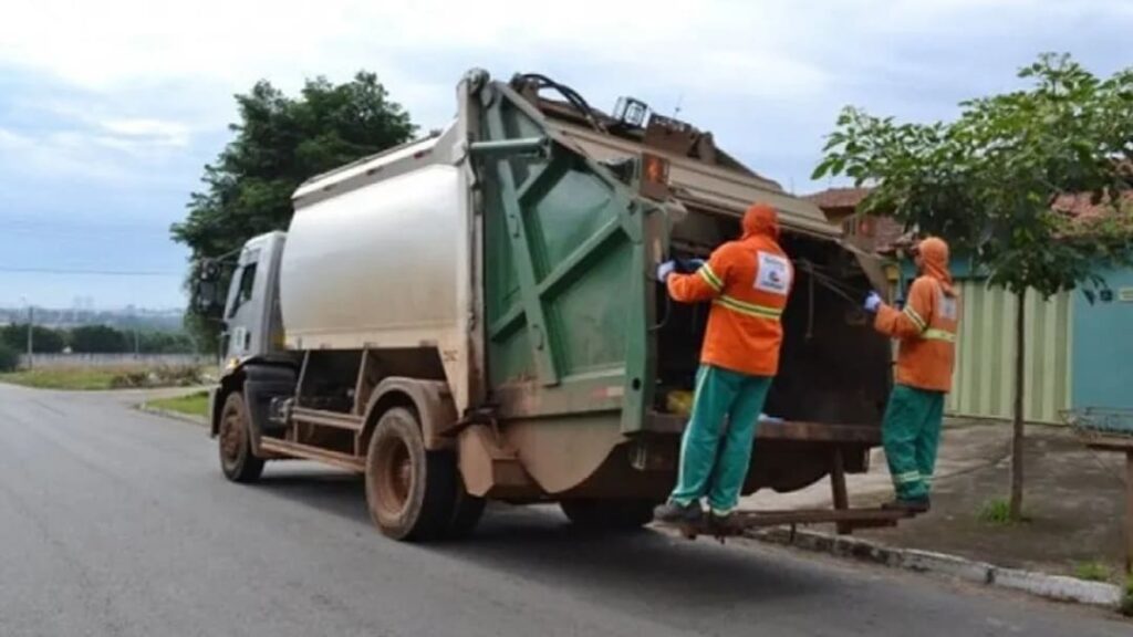 Prefeito de Goiânia defende manutenção da taxa de lixo após parecer do MPGO 3 caminhao lixo 2