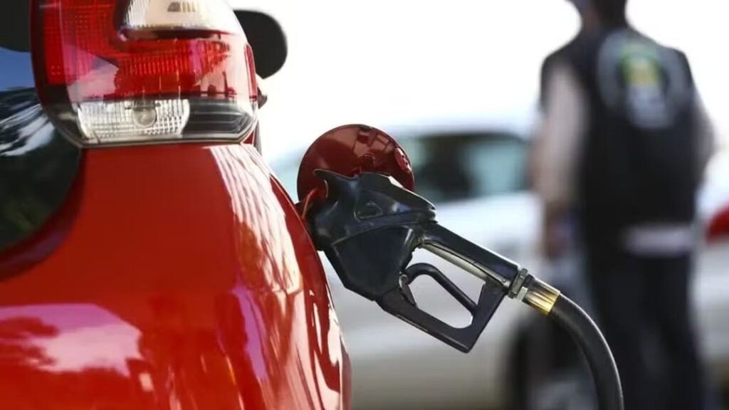 Petrobras Reduz Preço de Combustíveis e Etanol Se Torna Mais Vantajoso que Gasolina em 5 Estados 1 fiscalizacao postos de combustivel mcamgo abr 150320211818 1