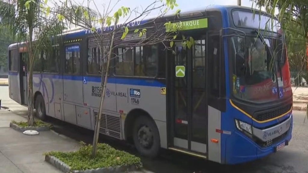 Ônibus é Sequestrado com 70 Pessoa a Bordo no Rio 8 image 2025 03 14T080644.260 1