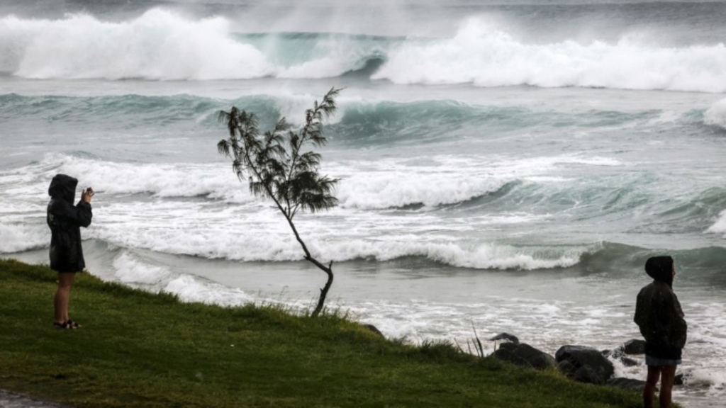 Ciclone Alfred Atinge a Costa Leste da Austrália e Deixa Moradores em Alerta 4 image 82 1