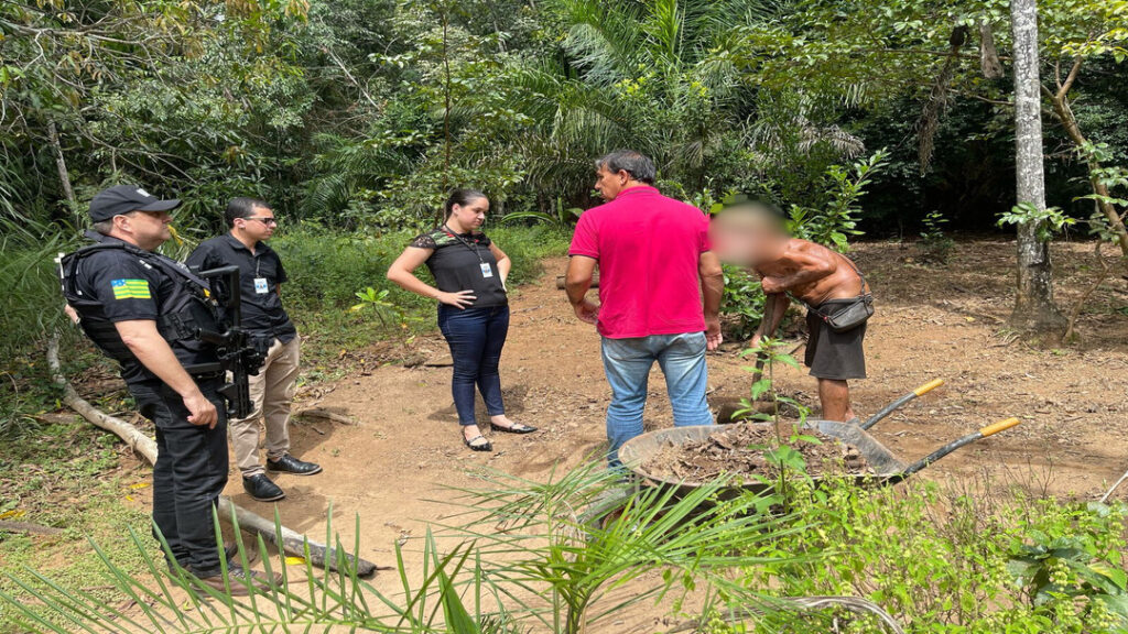 Idoso de 75 Anos é Resgatado de Trabalho Escravo Após 8 Anos em Condições Degradantes 2 WhatsApp Image 2025 04 01 at 12.10.48 1
