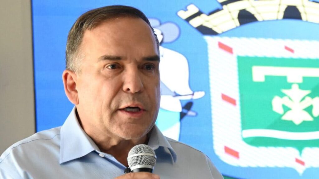 Goiânia Assina Convênio para Regularização de Imóveis na Região Noroeste e Garante Mais Segurança para 25 Mil Famílias 9 WhatsApp Image 2025 04 02 at 18.05.34 1536x1022 1