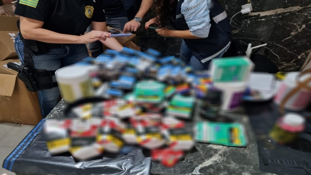 PCGO Desmantela Laboratório Clandestino e Prende Casal por Comercialização Ilegal de Medicamentos para Emagrecimento 8 WhatsApp Image 2025 04 04 at 10.07.42 1