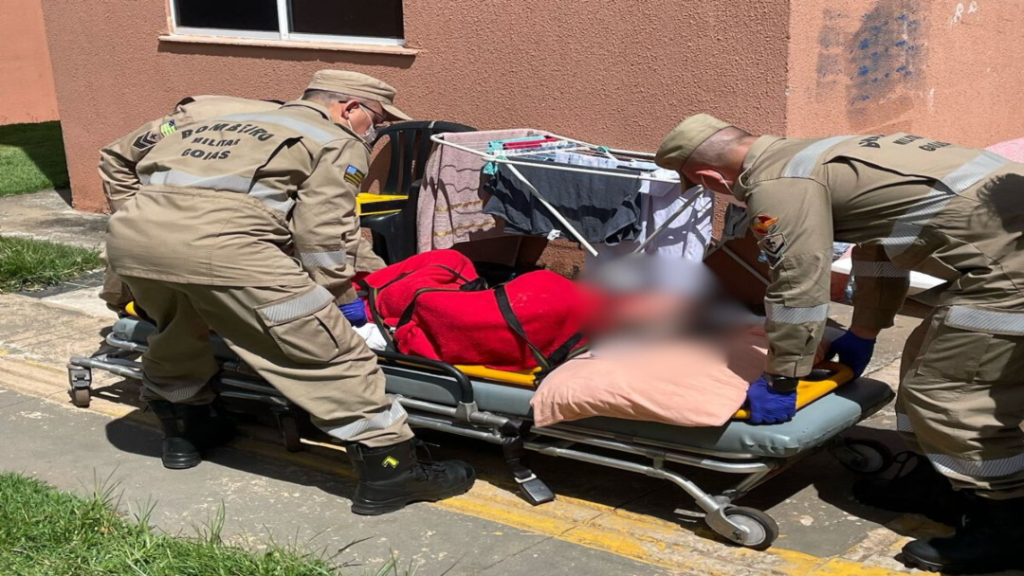 PCGO Prende Filho em Flagrante por Maus-Tratos Contra a Mãe Idosa de 78 Anos; Vítima Estava Amarrada e Sem Alimentação Há Dias 6 WhatsApp Image 2025 04 10 at 12.24.44 1