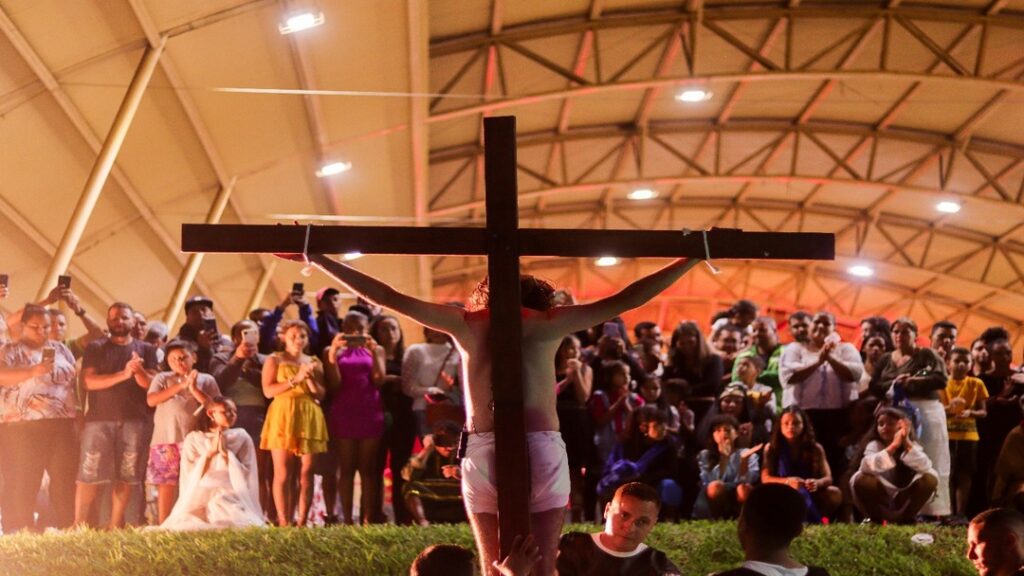 Fé, Arte e Tradição: "A Paixão de Cristo" Emociona Senador Canedo na Semana Santa 1 A Paixão de Cristo" Emociona Senador Canedo