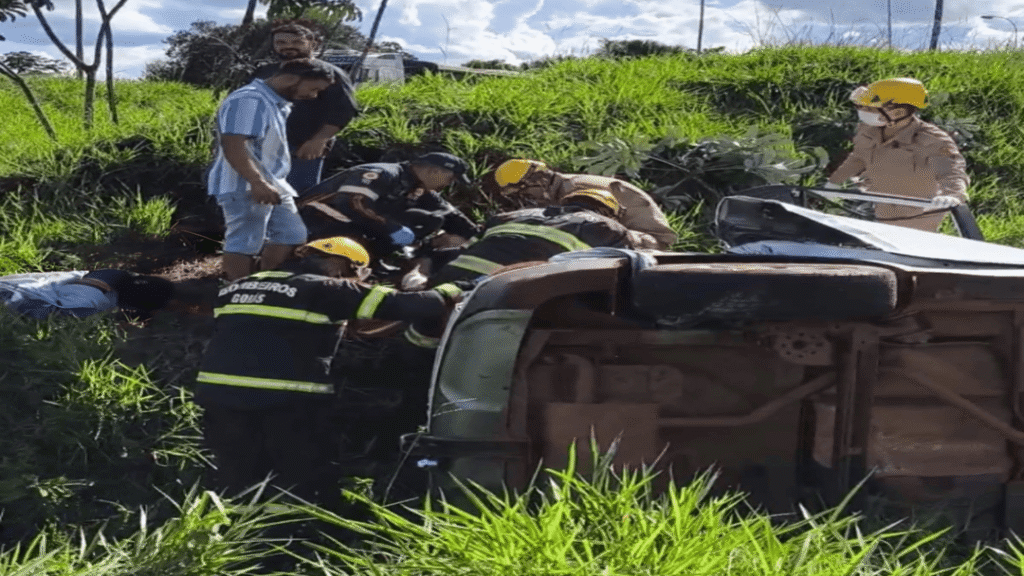 Grave Acidente na BR-364, em Jataí, Deixa uma Vítima Fatal 6 Grave Acidente na BR 364