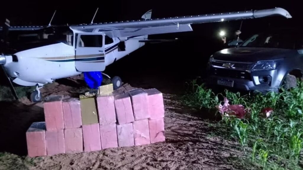 Avião Com Meia Tonelada de Cocaína é Apreendido em Santa Rita do Araguaia 2 Avião com cocaína apreendido