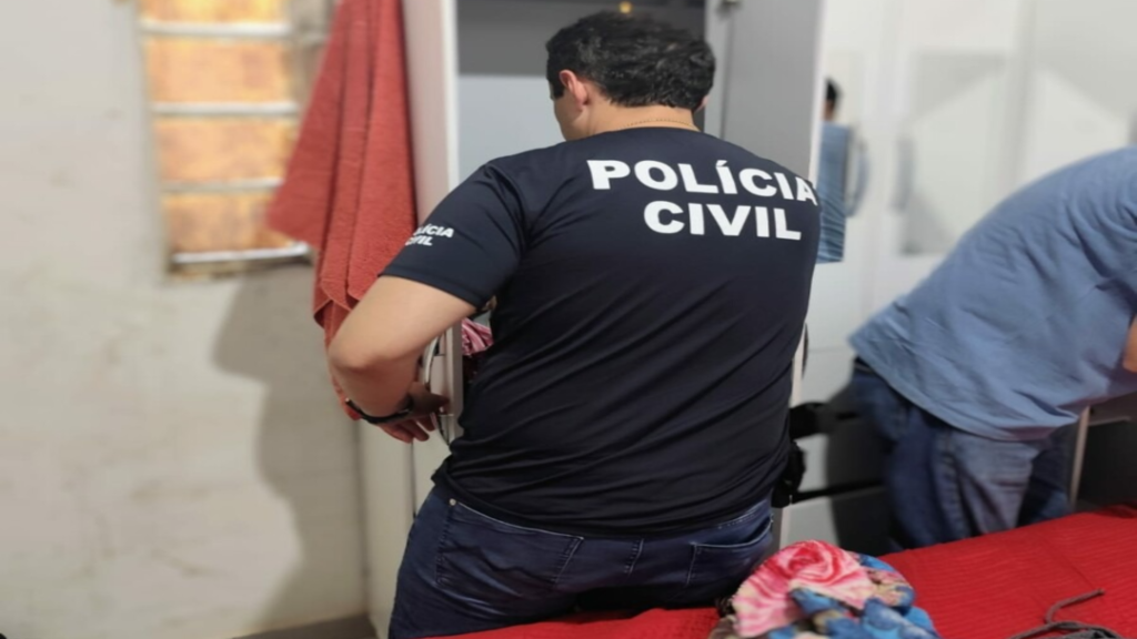 Homem é Preso por Extorquir R$ 200 Mil com Falsa História de Câncer 10 image 2025 04 02T113434.499 1