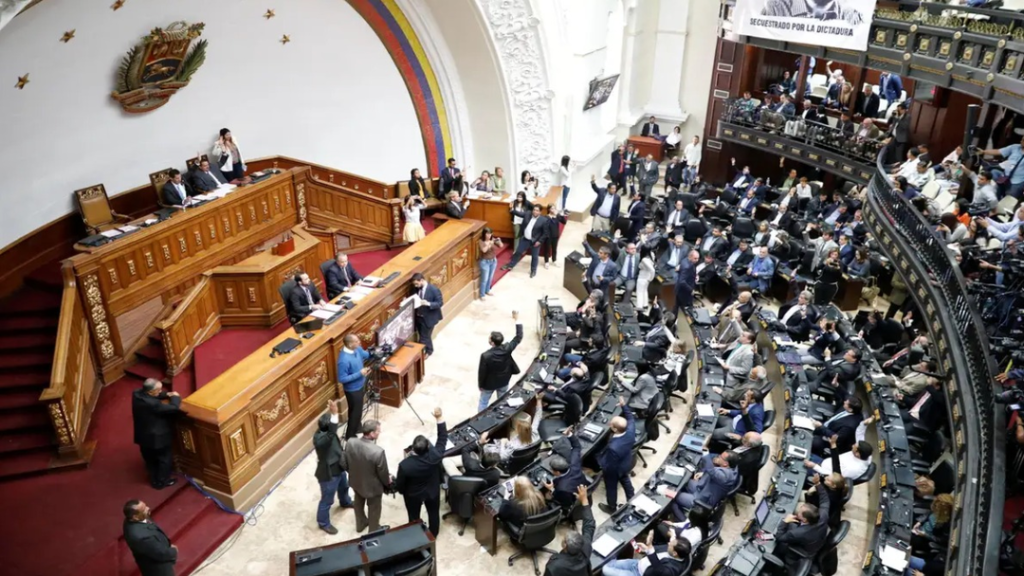 Venezuela Declara Emergência Econômica em Resposta às Sanções dos EUA 8 image 2025 04 11T101556.054 1