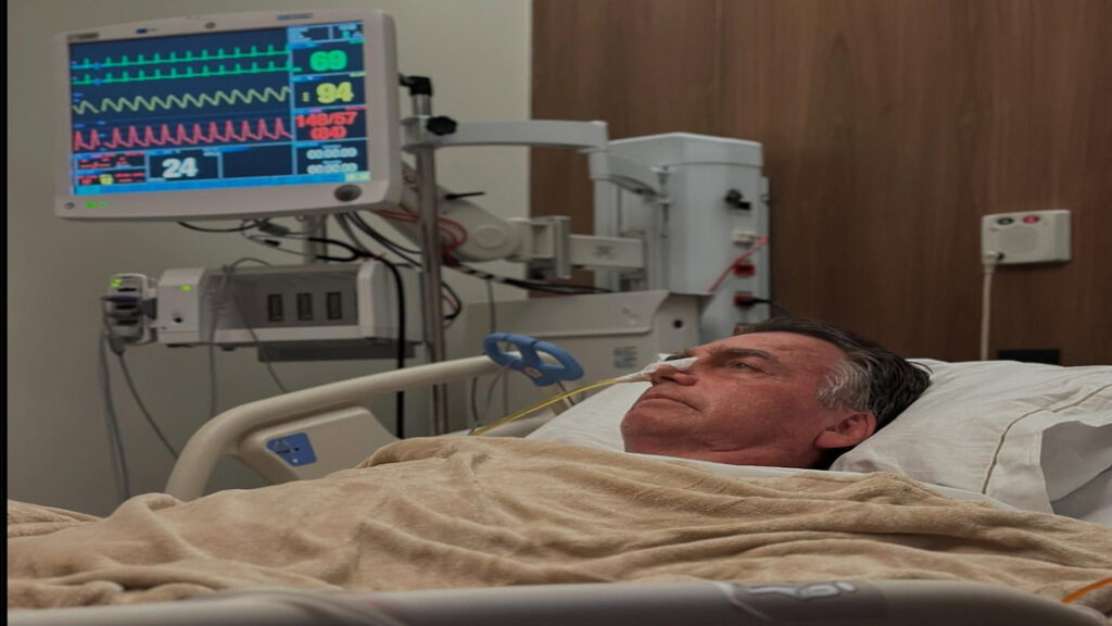 Bolsonaro Aparece Caminhando Com Auxílio de Andador em Vídeo Durante Recuperação Pós-cirurgia 9 image 2025 04 15T105157.223 1