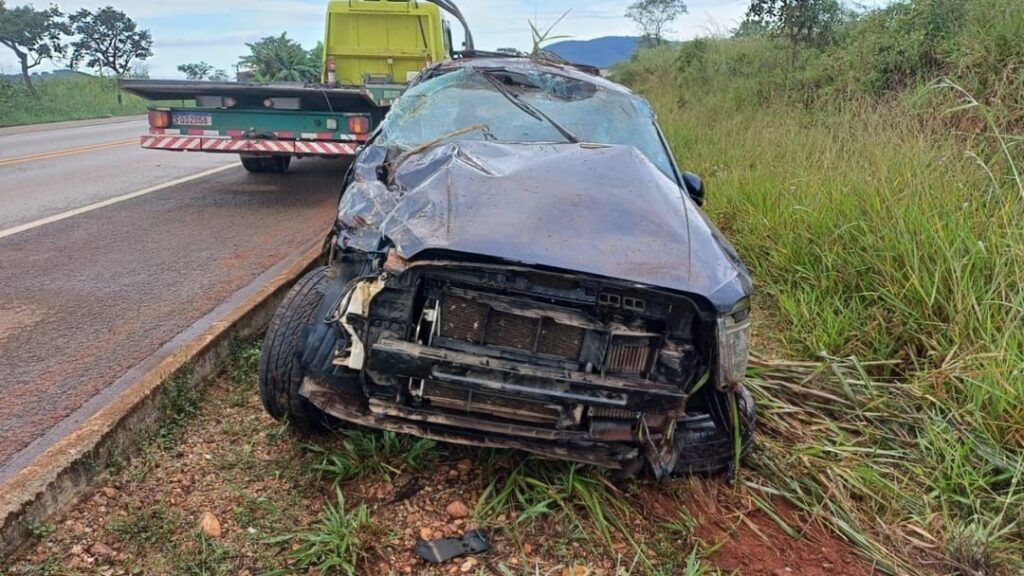 Tragédia na BR-080: Bebê de 6 meses morre após ser arremessada de carro durante capotamento em Barro Alto 4 Bebe morre em acidente