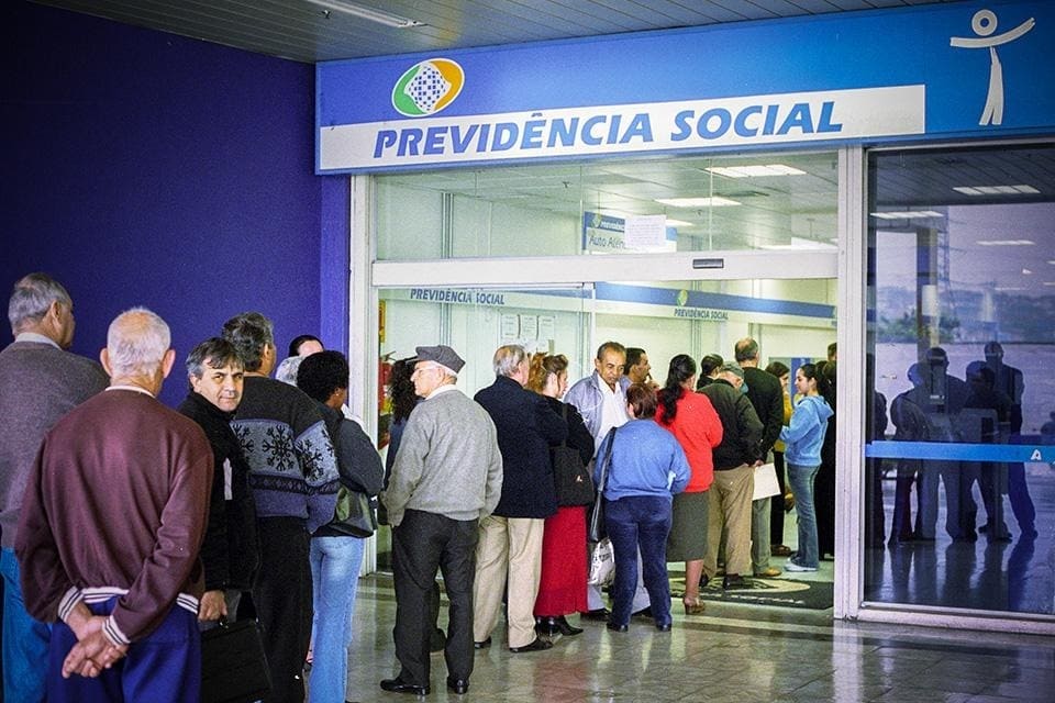 INSS Recorre ao TCU para Suspender Bloqueio de Descontos Associativos Após Escândalo de Fraude 11 image 2025 04 28T091140.000 1