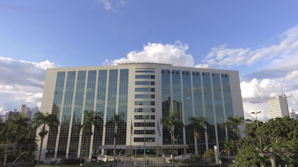 Governo de Goiás Estabelece Ponto Facultativo em 2 de Maio Nas Repartições Públicas Estaduais 2 Ponto facultativo feriado