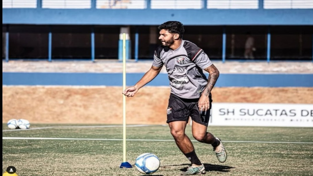 Igor Cássio Se Destaca no Goianão 2025 e Conquista o Prêmio de Melhor Jogador da Competição 7 image 94 1