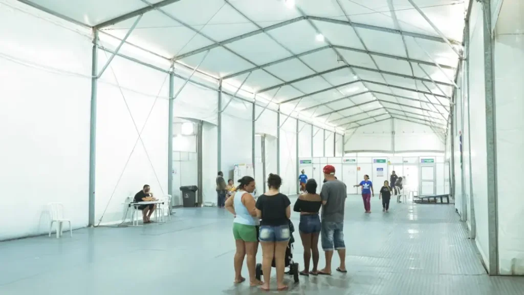Um Ano Após as Enchentes, Cerca de 380 Pessoas Seguem em Abrigos no RS 3 Pessoas em Abrigos RS