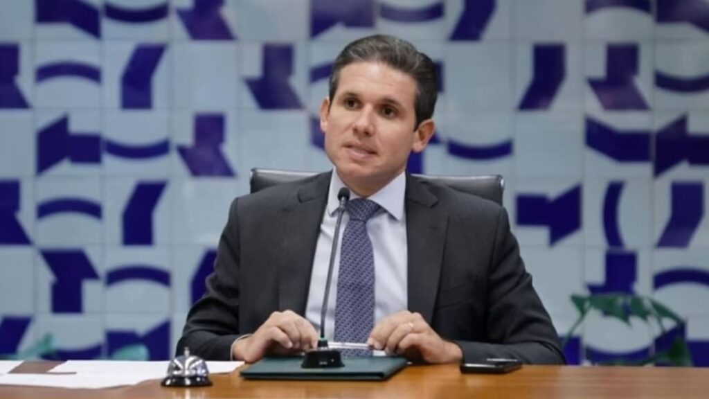 Anistia Alternativa: Hugo Motta Defende Revisão de Penas para Envolvidos no 8 de Janeiro 10 4f6139966e47acb89c1daaaf155bd1f5 2