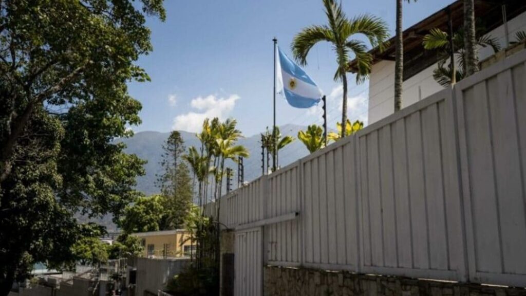 EUA coordenam retirada de opositores venezuelanos da embaixada argentina em Caracas 8 94c683162d40d588149d4d654c54386ed30db77fw 768x512 1