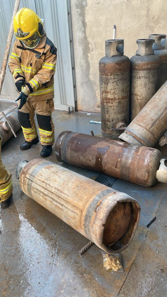 Explosão de Cilindro de Hélio Deixa Três Pessoas Feridas no Setor Buena Vista IV 1 WhatsApp Image 2025 05 19 at 07.19.59