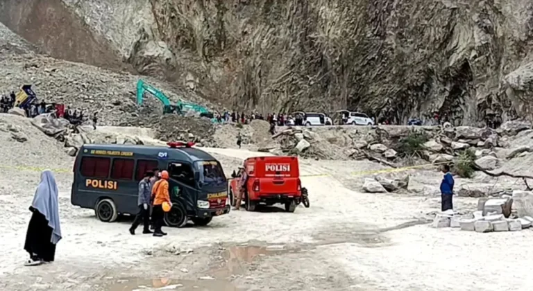 Acidente em pedreira na Indonésia deixa 10 mortos, seis feridos e trabalhadores soterrados