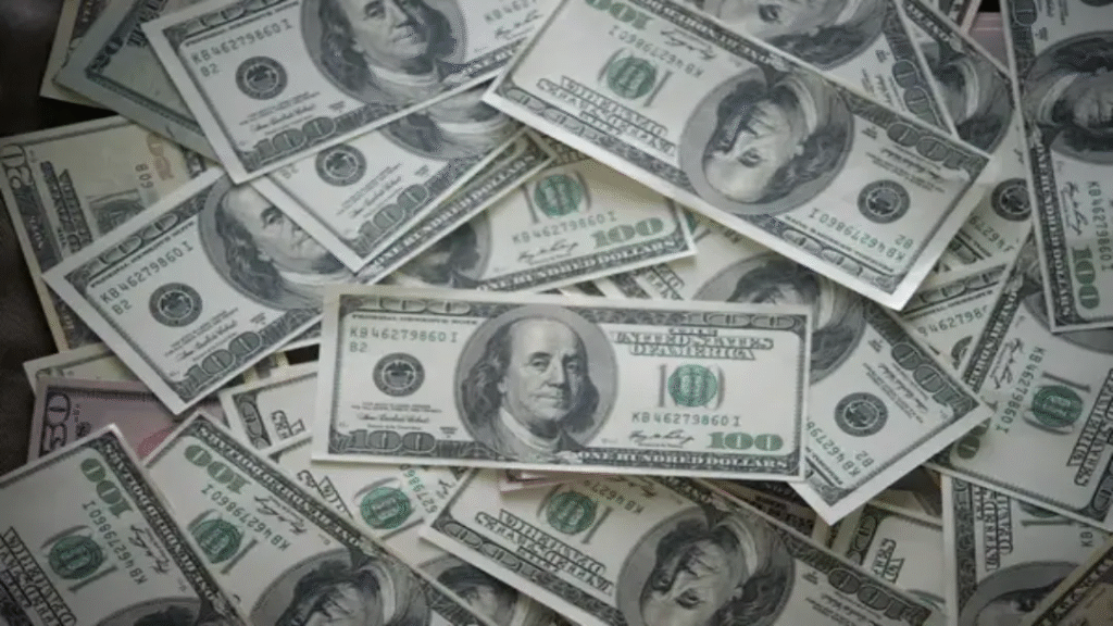 Mercado Financeiro: Ibovespa fecha em alta e dólar recua 1 imagem 1 18