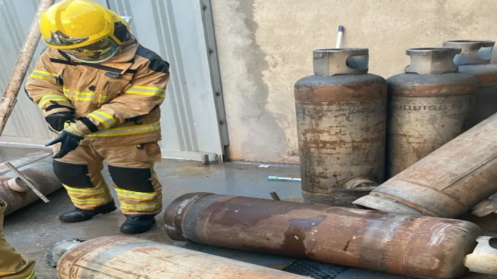 Explosão de Cilindro de Hélio Deixa Três Pessoas Feridas no Setor Buena Vista IV 6 Cilindros de Hélio causam explosão