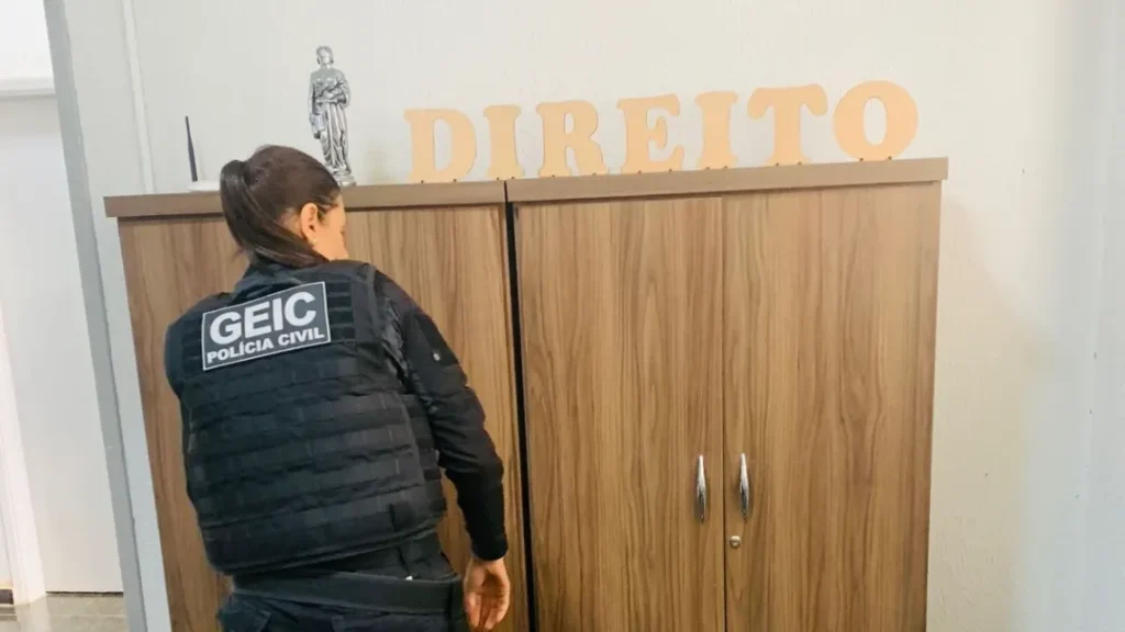 PCGO Desmantela Esquema de Venda de Históricos Escolares Falsos para Estudantes de Direito 5 Histórico escolar falso direito