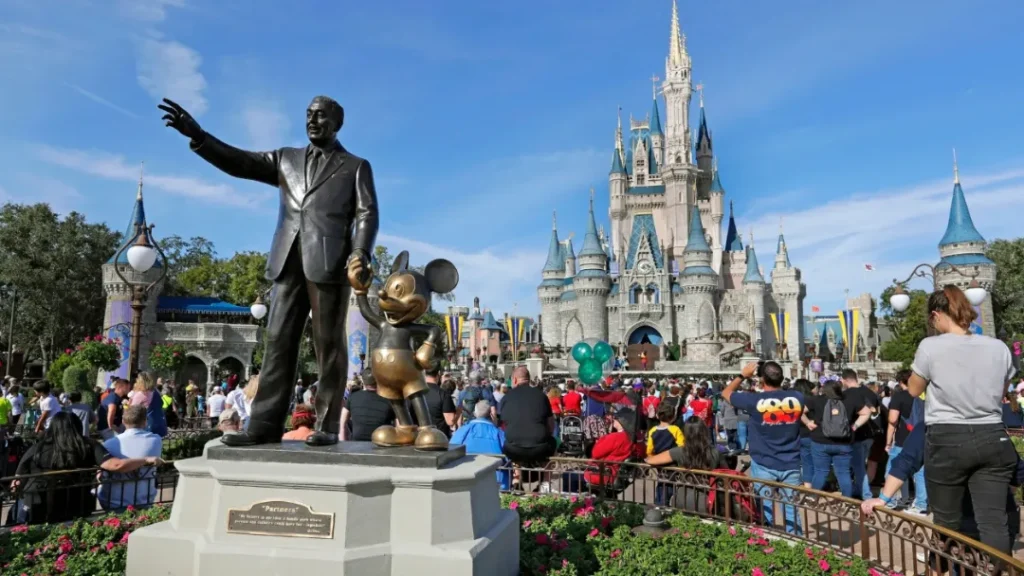 Disney Afasta 45 Funcionários Após Decisão sobre Deportação de Trump 10 Disney Afasta 45 Funcionários Após Decisão sobre Deportação