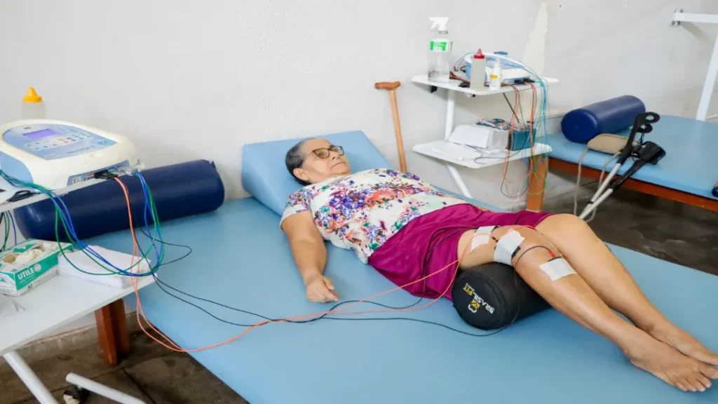 Centro de Reabilitação, Esporte e Saúde (CRES) Atende Mais de 30 Mil Pacientes Por Ano 10 Centro de Reabilitação, Esporte e Saúde (CRES) atende mais de 30 Mil pacientes