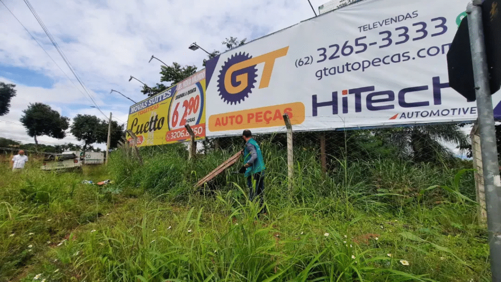 Prefeitura de Goiânia Remove Mais de 6 Mil Anúncios Irregulares em Ação Contra Poluição Visual 6 imagem 1 4