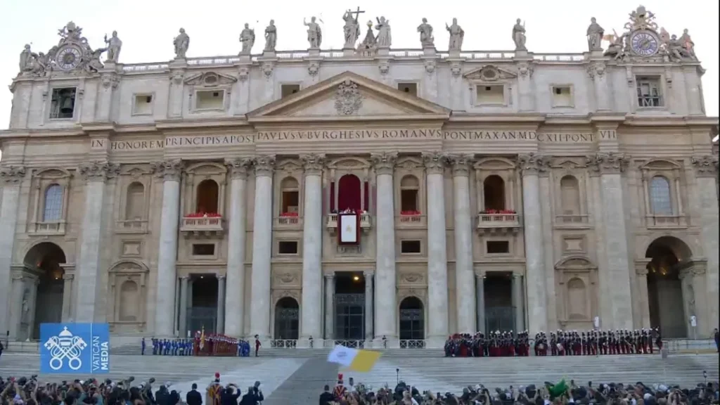 Igreja Católica Elege o Primeiro Papa Norte-Americano: Robert Francis Prevost 1 imagem 1 4