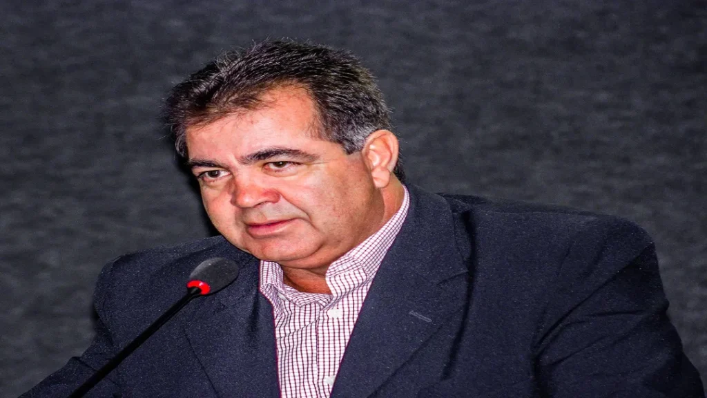 Ex-prefeito de Cidade Ocidental, Fábio Correa, Retorna ao Foro Especial em Investigação de Corrupção 9 "Fábio Correa Retorna ao Foro Especial