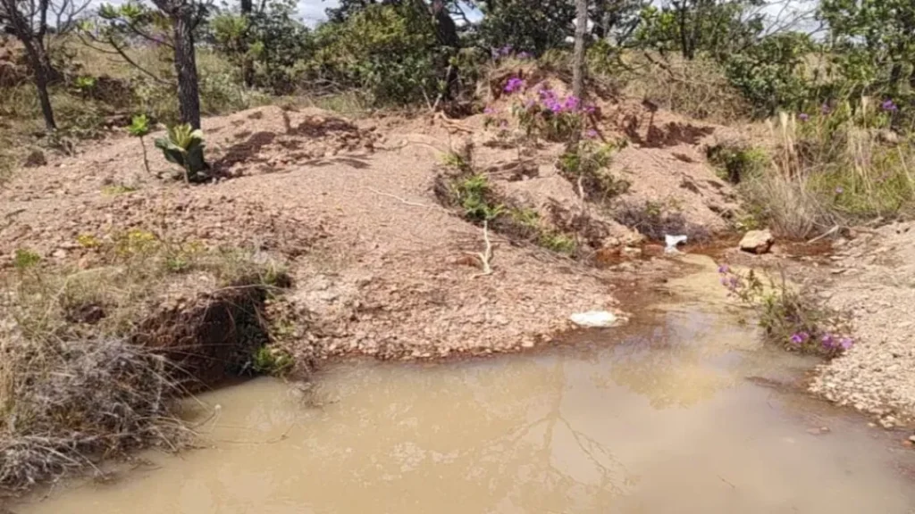Operação em Cristalina Prende 44 Pessoas por Garimpo Ilegal de Óxido de Ferro 2 Exploração ilegal de garimpo
