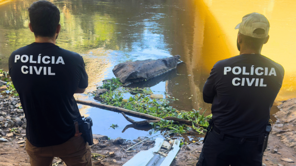 PCGO Encontra Caminhão Submerso em Rio Durante Buscas Por Motorista Desaparecido 4 Polícia Civil encontra caminhão submerso em rio durante buscas por motorista desaparecido