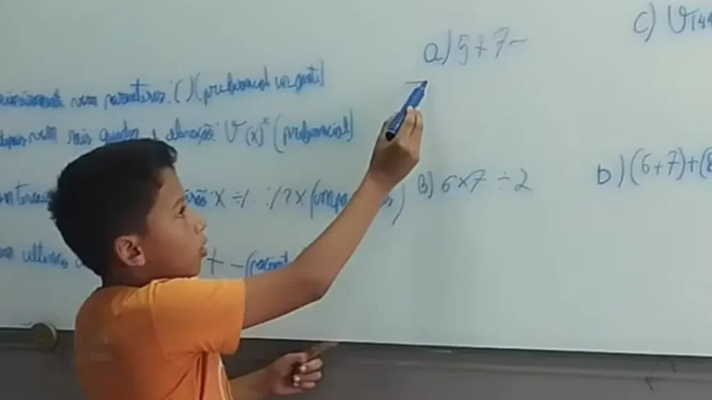 Kael Rodrigo Representa Goiânia e, Aos 9 Anos, É Reconhecido Internacionalmente Pelo Alto QI. 6 Kael Rodrigo representa Goiânia e, aos 9 anos, é reconhecido internacionalmente pelo alto QI.