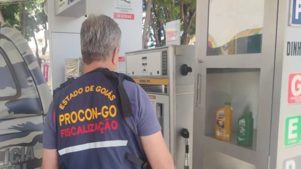 Procon Goiás Autua 15 Postos de Combustíveis por Cobrança Abusiva de Preços 8 PROCON AUTUA POSTOS COMBRANÇAS