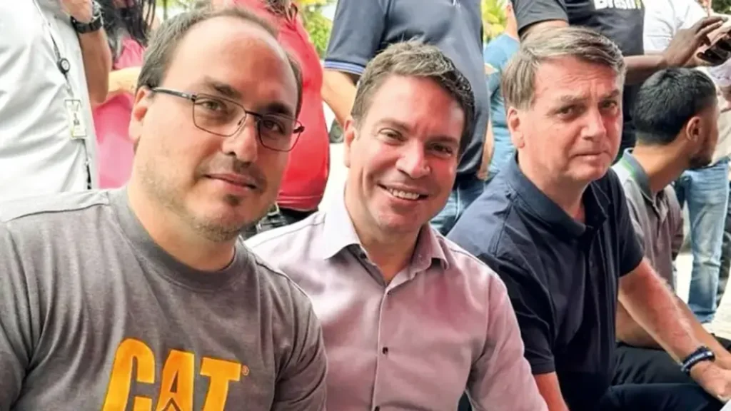 PF Indicia Bolsonaro, Carlos Bolsonaro e Ramagem Por Uso Ilegal da Abin 7 PF indica Bolsonaro, Carlos Bolsonaro e Ramagem por uso ilegal da Abin