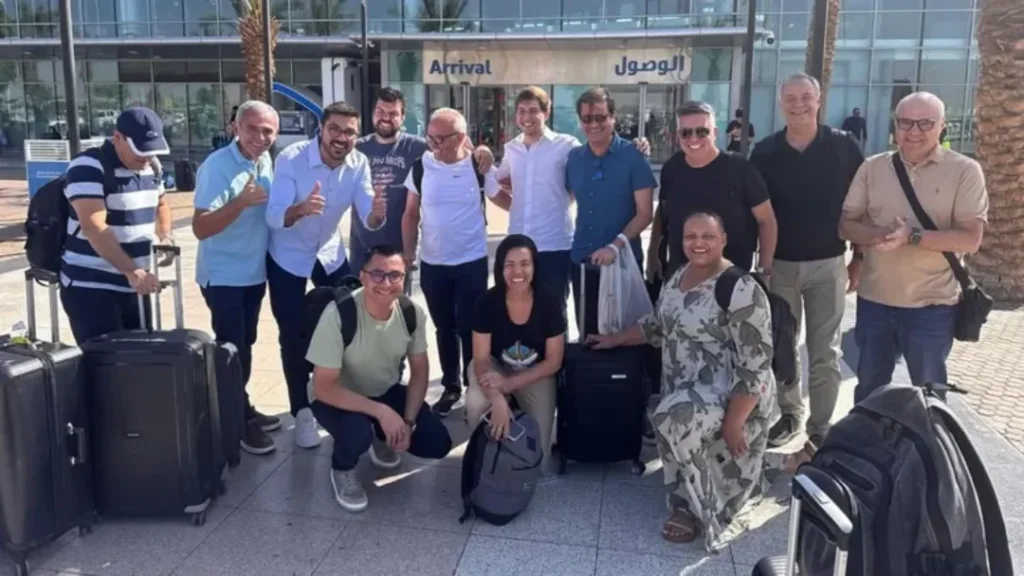 Avião Com Parte da Comitiva de Políticos Brasileiros Que Estava em Israel Chega ao Brasil 3 Avião com parte da comitiva de políticos brasileiros que estava em Israel chega ao Brasil