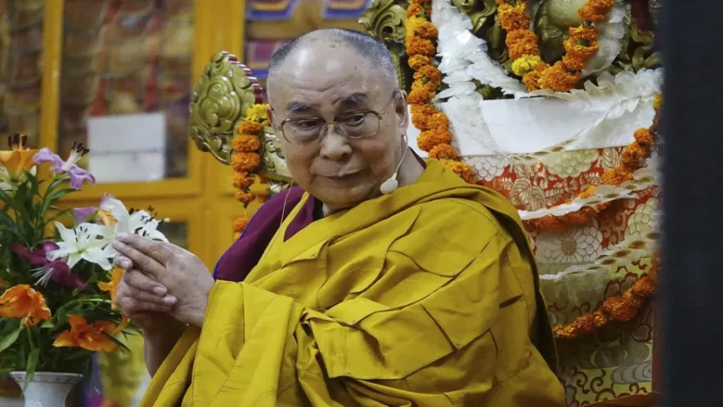 Dalai Lama Completa 90 Anos e Sinaliza Debate Sobre Sucessão Espiritual 3 Dalai Lama Completa 90 Anos e Sinaliza Debate Sobre Sucessão Espiritual