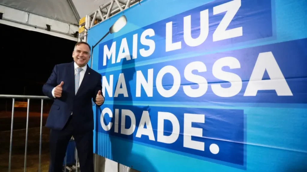 Sandro Mabel Amplia Programa de Iluminação e Leva LED a 142 Bairros de Goiânia 1 mabel lança programa iluminação publica