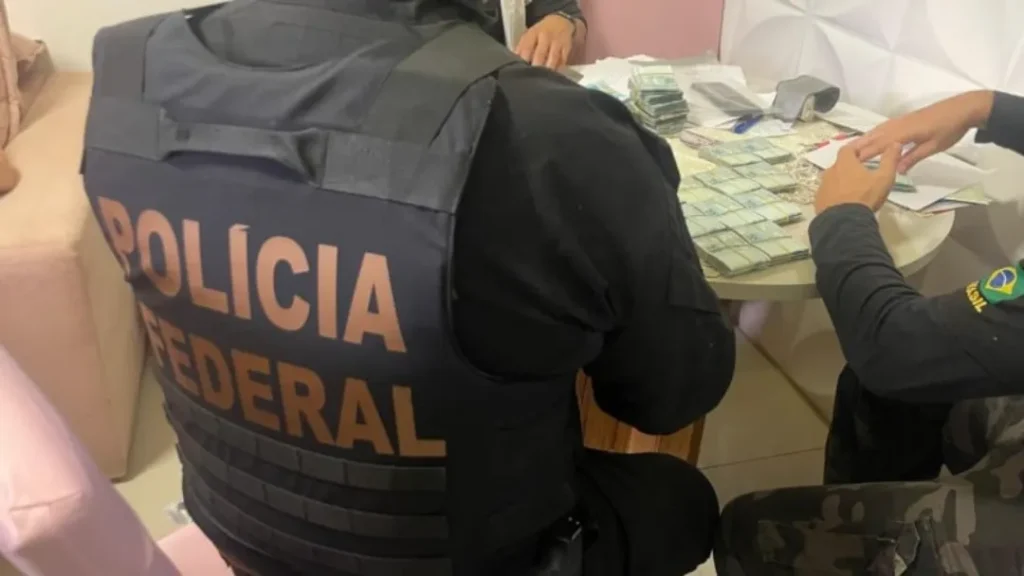 PF realiza operação contra grupo criminoso que aplicava fraudes em clientes da Caixa 6 Foto: Divulgação/PF