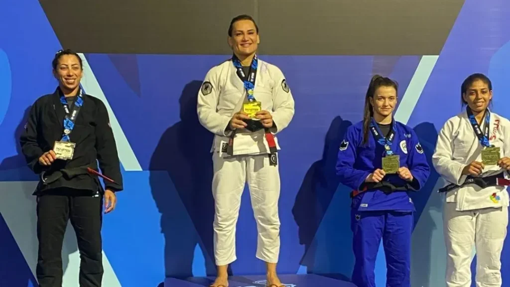 Simone de Abreu, Brasileira Lutadora de Jiu-Jitsu, Conquista 1º Lugar no Ranking Mundial 1 Simone de Abreu, brasileira lutadora de jiu-jitsu, conquista 1º lugar no ranking mundial